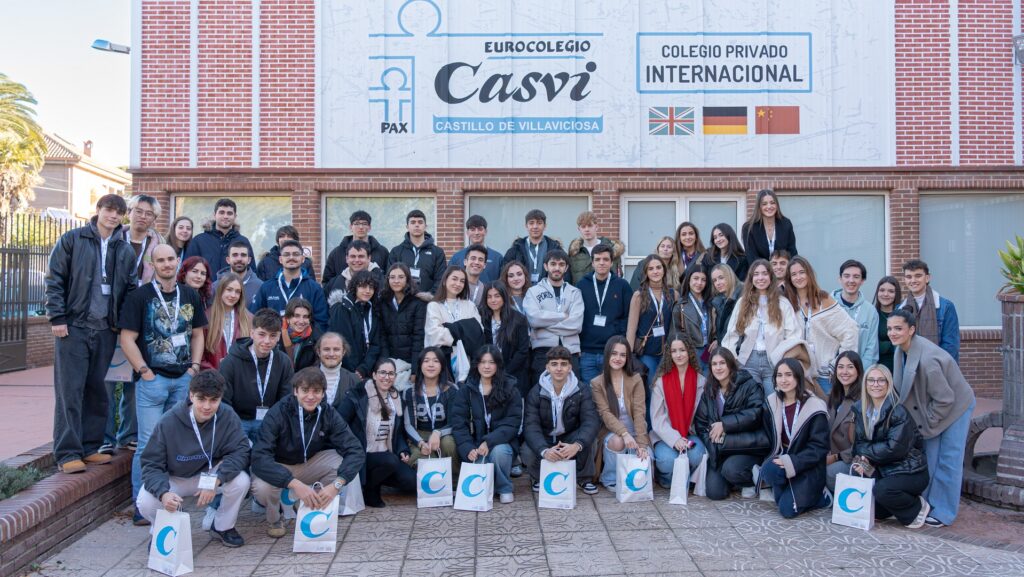 Encuentro de orientación vocacional de exalumnos de Casvi Villaviciosa