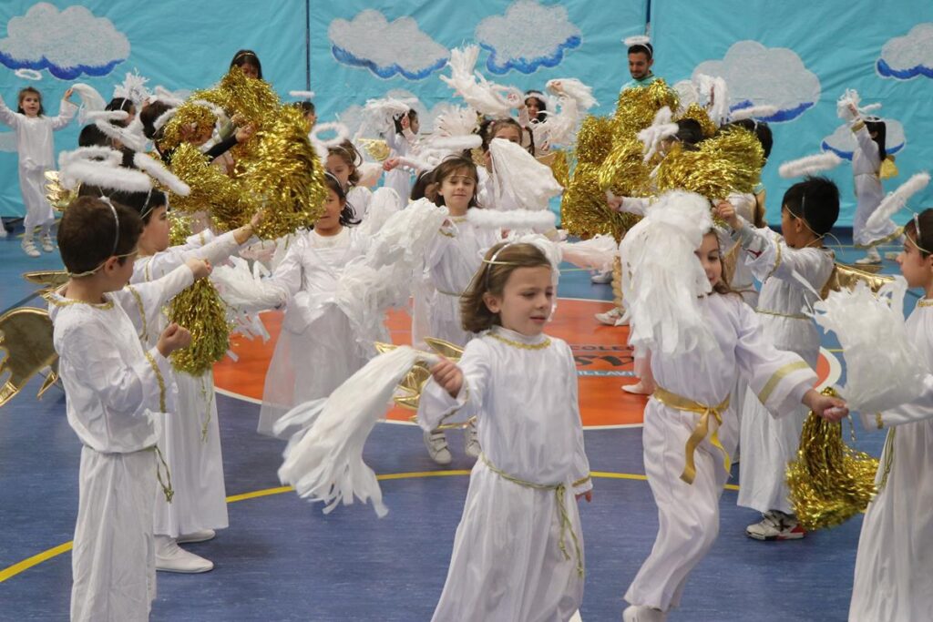 Espectáculo de la Fiesta de Navidad en Casvi Villaviciosa