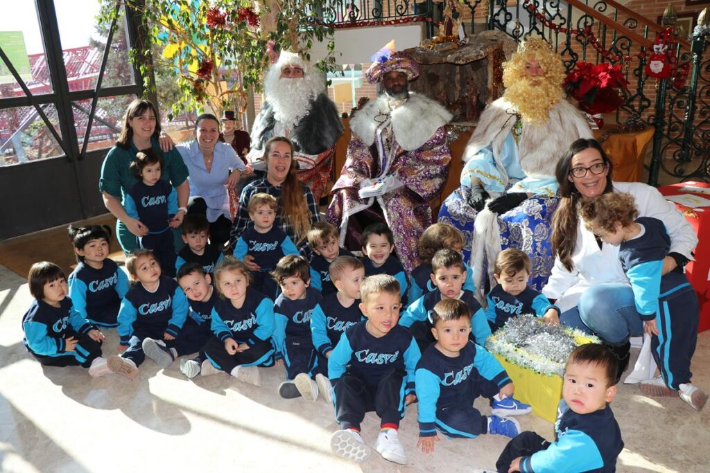 Visita de los Reyes Magos a Casvi Villaviciosa