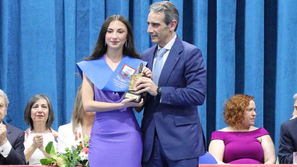 Alumna de Bachillerato de Casvi Villaviciosa que ha recibido la matricula de honor de este curso