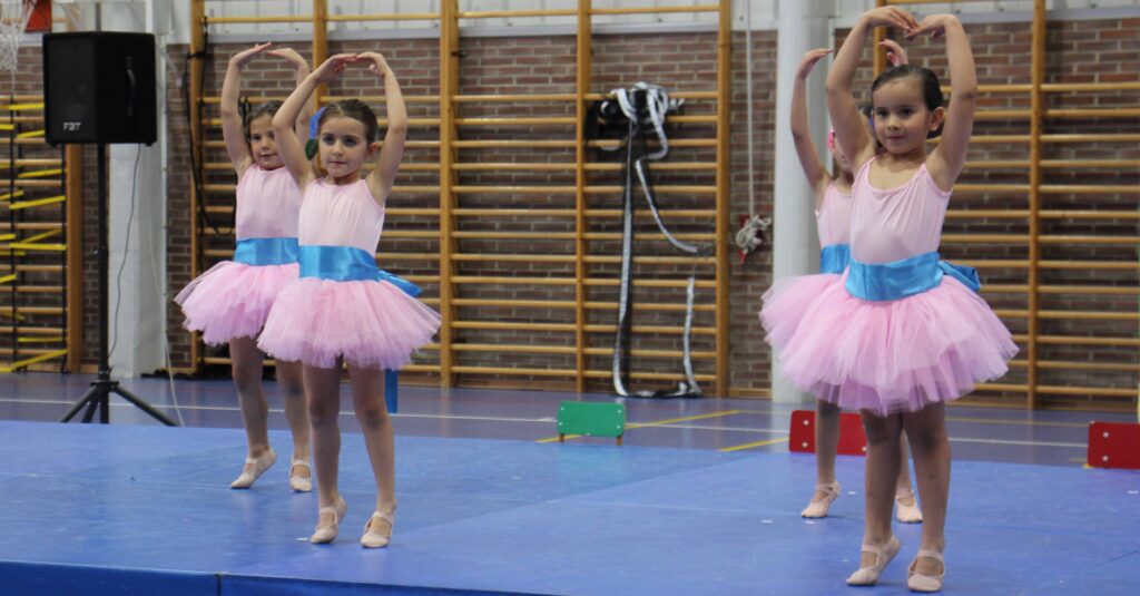 Actuaciones en la fiesta de fin de curso de Casvi Villaviciosa