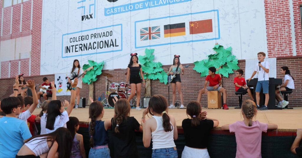 Actuaciones en la fiesta de fin de curso de Casvi Villaviciosa