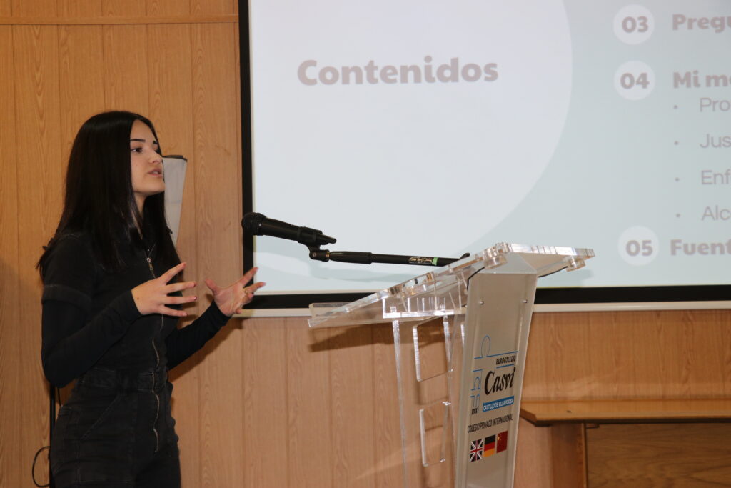 Elaboración de las monografías por los alumnos del Programa Diploma de Bachillerato Internacional en Casvi Villaviciosa