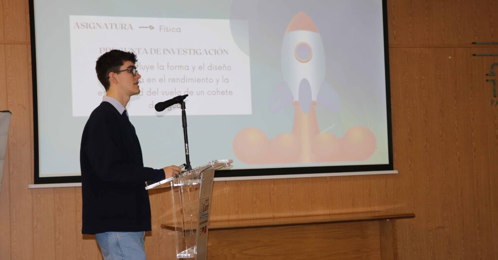 Elaboración de las monografías por los alumnos del Programa Diploma de Bachillerato Internacional en Casvi Villaviciosa