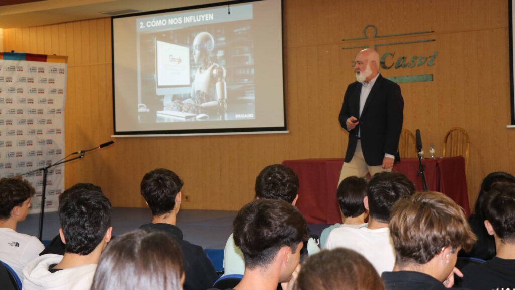 Charlas sobre Salud Digital para los alumnos de Casvi Villaviciosa a cargo de EducaLIKE.