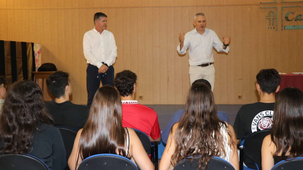 Entrega de títulos para los últimos graduados del Programa Diploma de Bachillerato Internacional en Casvi Villaviciosa