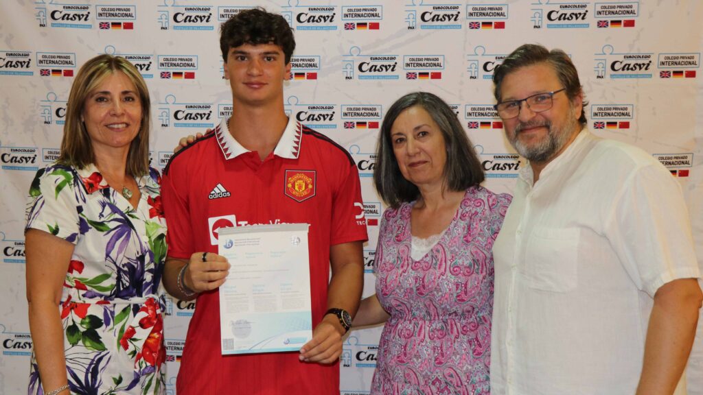 Entrega de títulos para los últimos graduados del Programa Diploma de Bachillerato Internacional en Casvi Villaviciosa