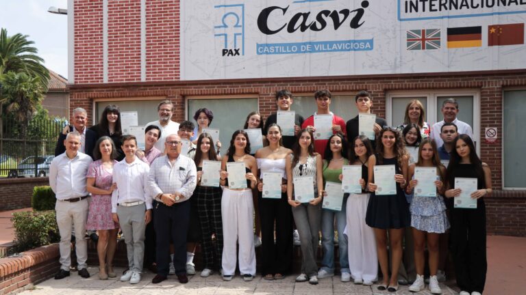 Entrega de títulos para los últimos graduados del Programa Diploma de Bachillerato Internacional en Casvi Villaviciosa