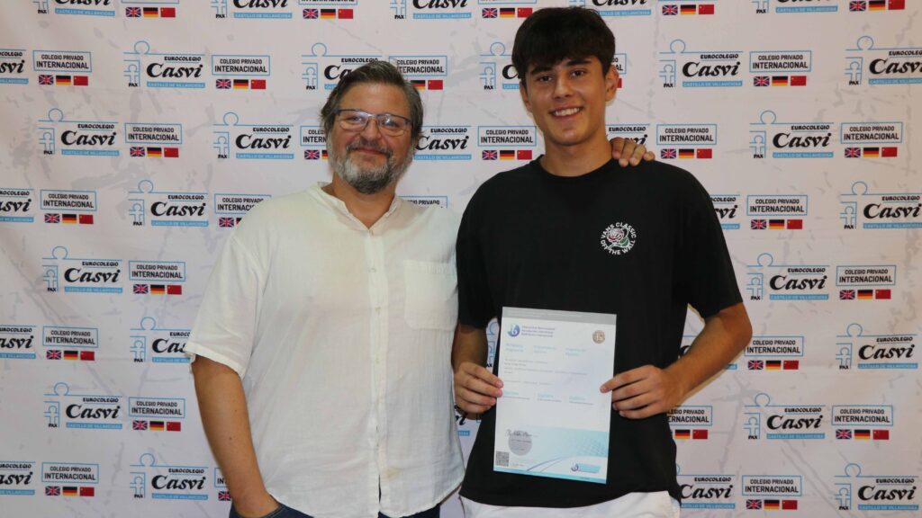 Entrega de títulos para los últimos graduados del Programa Diploma de Bachillerato Internacional en Casvi Villaviciosa