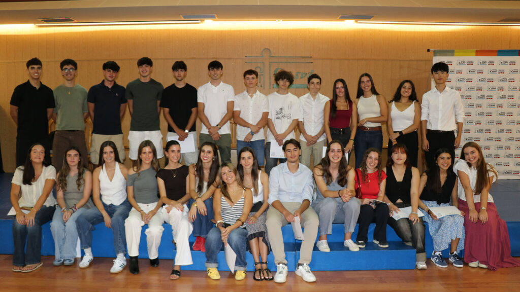 Acto de entrega de diplomas graduados del PD (IB) en Casvi Villaviciosa