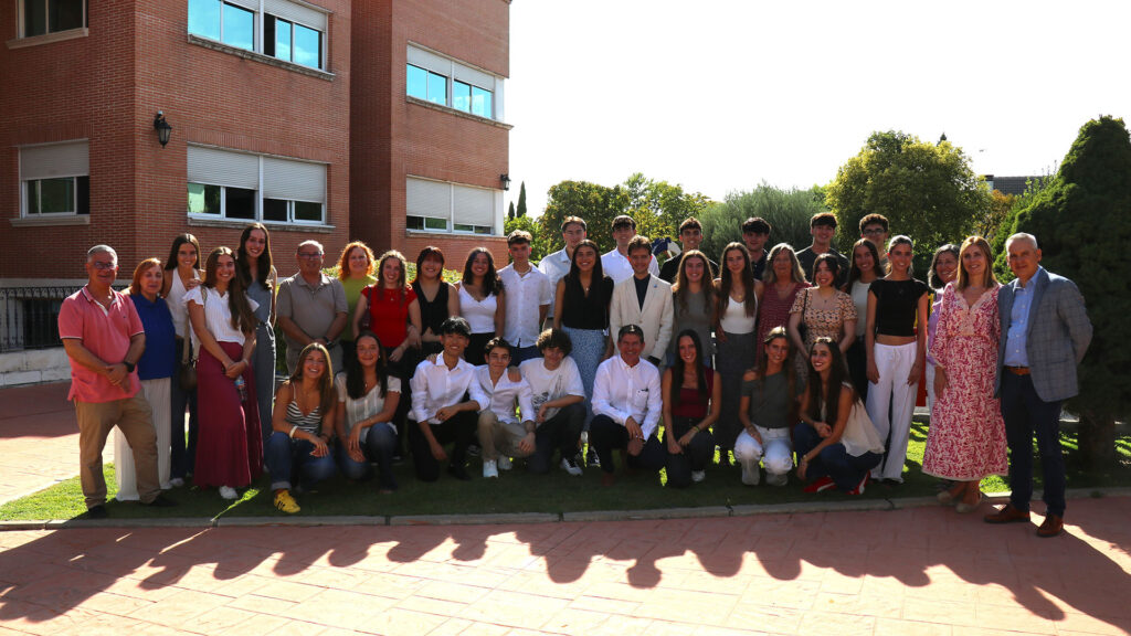 Acto de entrega de diplomas graduados del PD (IB) en Casvi Villaviciosa