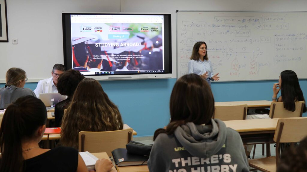 Charlas informativas para orientar a los alumnos de Casvi Villaviciosa de Bachillerato y Programa Diploma sobro que estudiar en universidades internacionales en el extranjero