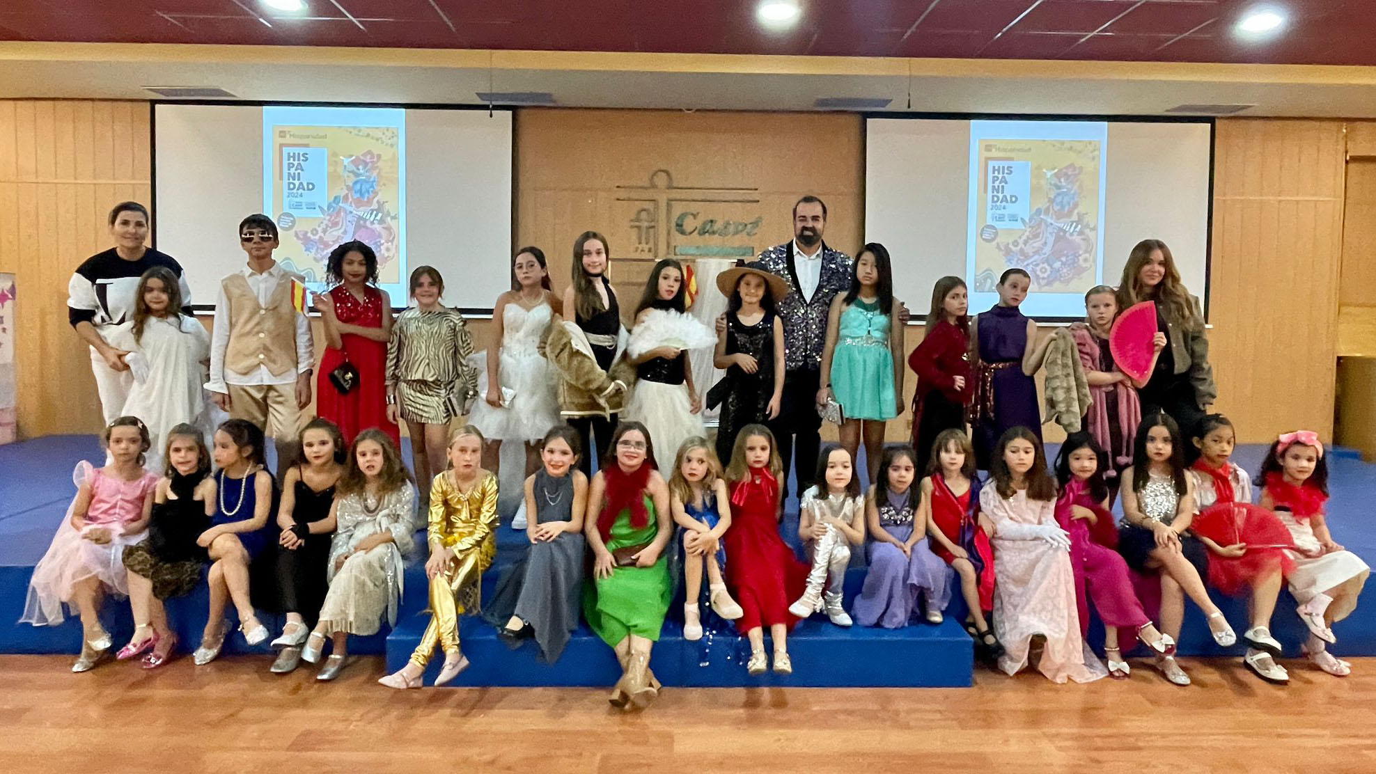 Casvi Fashion Week protagonizada por los alumnos de los Grupos de Teatro Casvi en Villaviciosa de Odón.