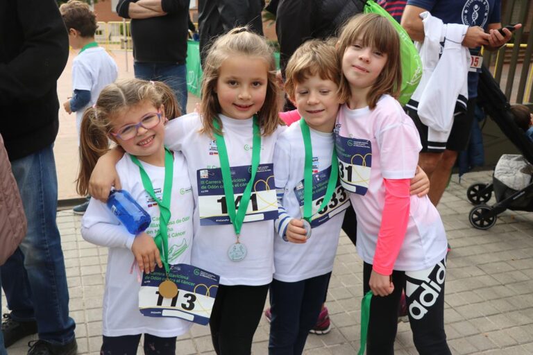 Alumnos participantes en la III Carrera contra el Cáncer