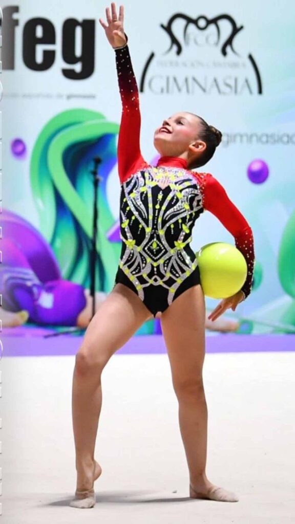 Carlota, alumna de Casvi Villaviciosa, campeona de gimnasia rítmica