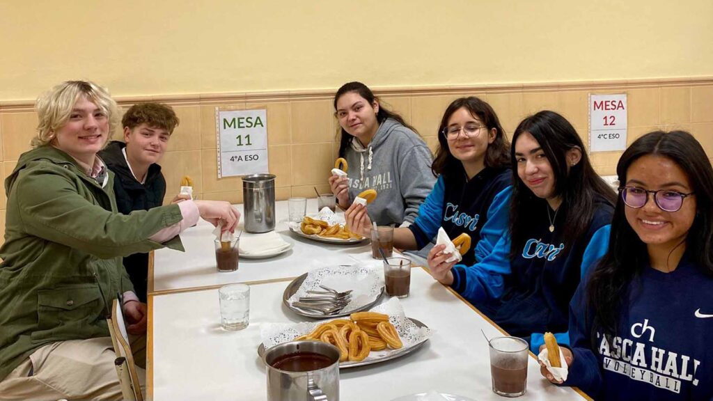 Alumnos del Colegio Cascia Hall, de Tulsa USA, de intercambio de idiomas en Casvi Villaviciosa.