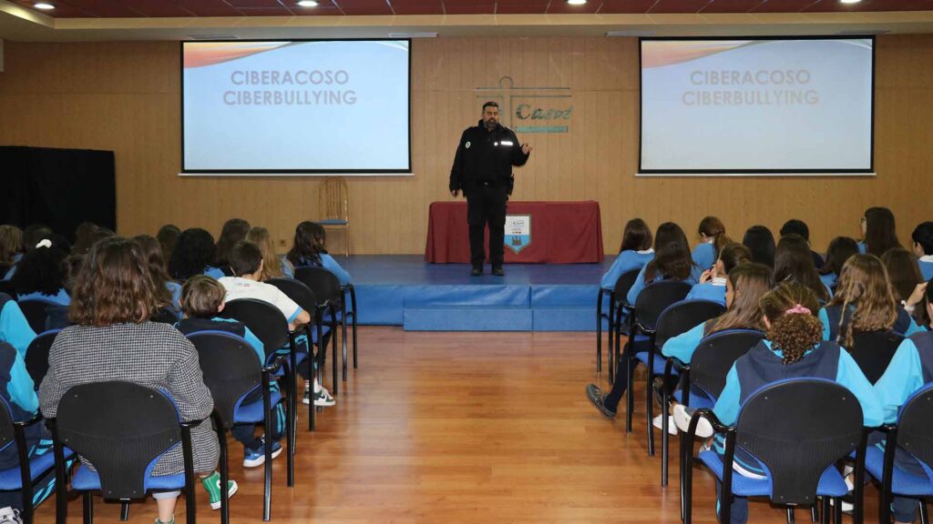 Charla sobre ciberacoso en Casvi Villaviciosa