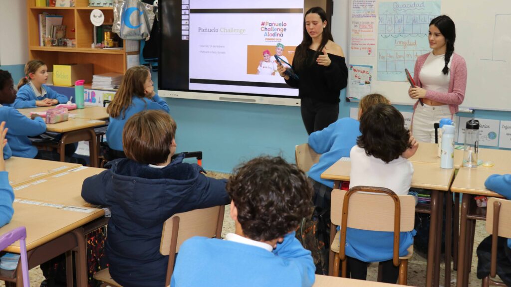 Pañuelo Challenge, actividad CAS puesta en marcha por nuestros alumnos del Programa Diploma (IB) de Casvi Villaviciosa