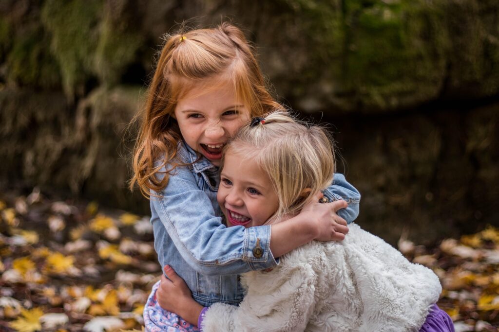 Mindfulness para principiantes. Niños sonriendo