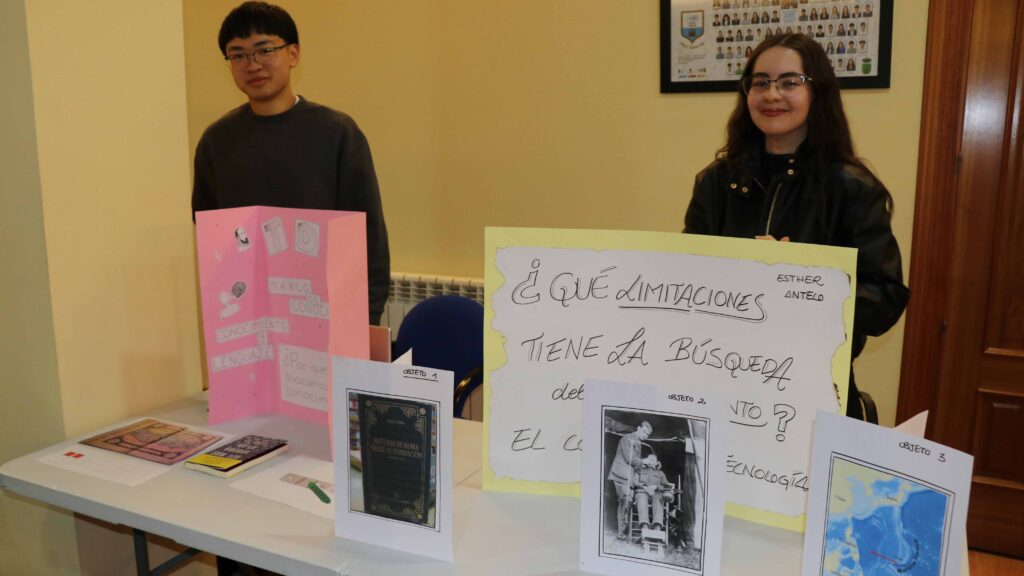 Presentación de Trabajos de Teoría del Conocimiento en Casvi Villaviciosa por alumnos del Progama Diploma