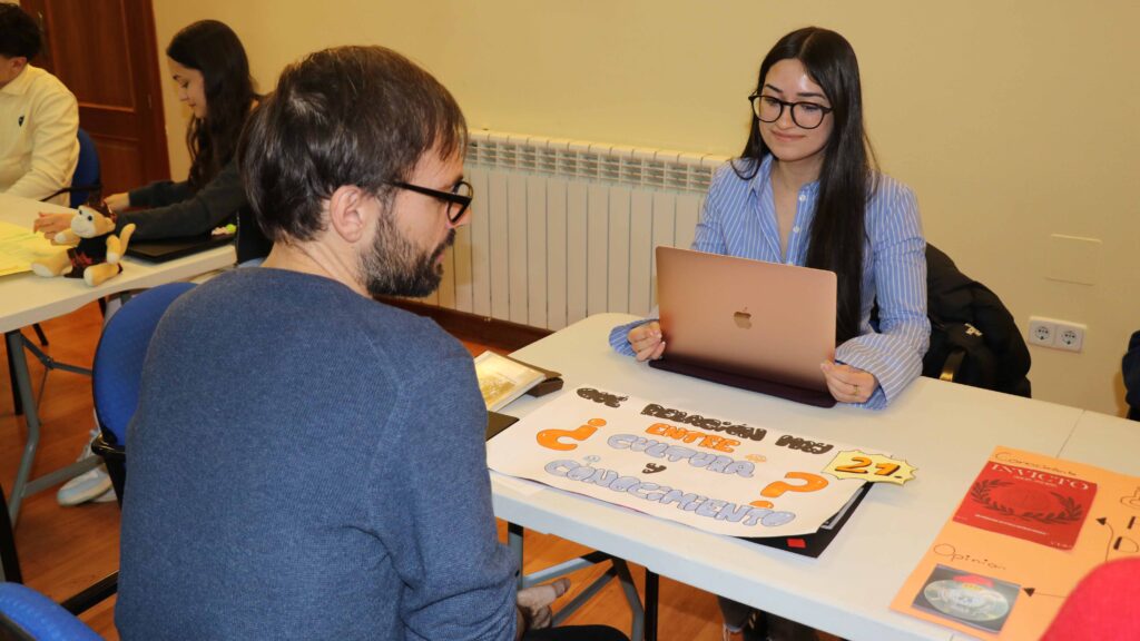 Presentation of Assignments on Theory of Knowledge at Casvi Villaviciosa by students of the Diploma Programme