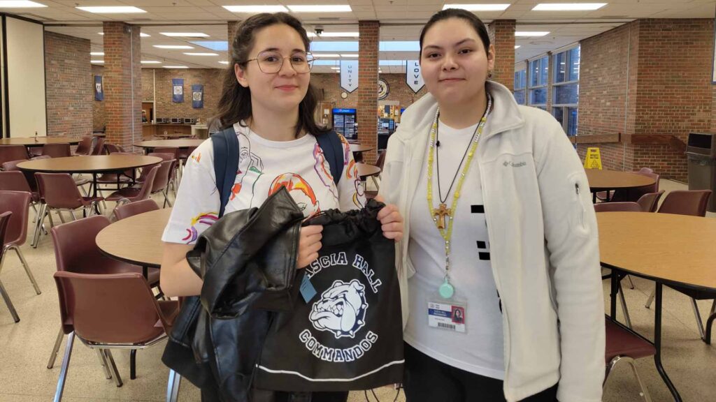 Alumnos de ESO de Casvi Villaviciosa de intercambio en inglés en el Cascia Hall en Tulsa, USA