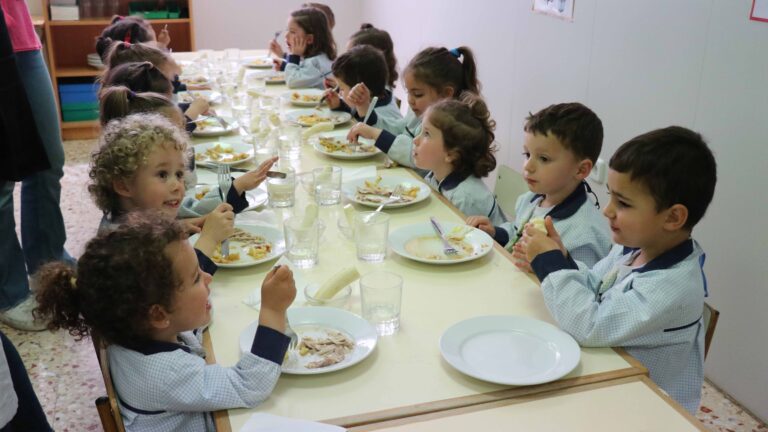 Qué alimentos son recomendados para el crecimiento y desarollo de los niños