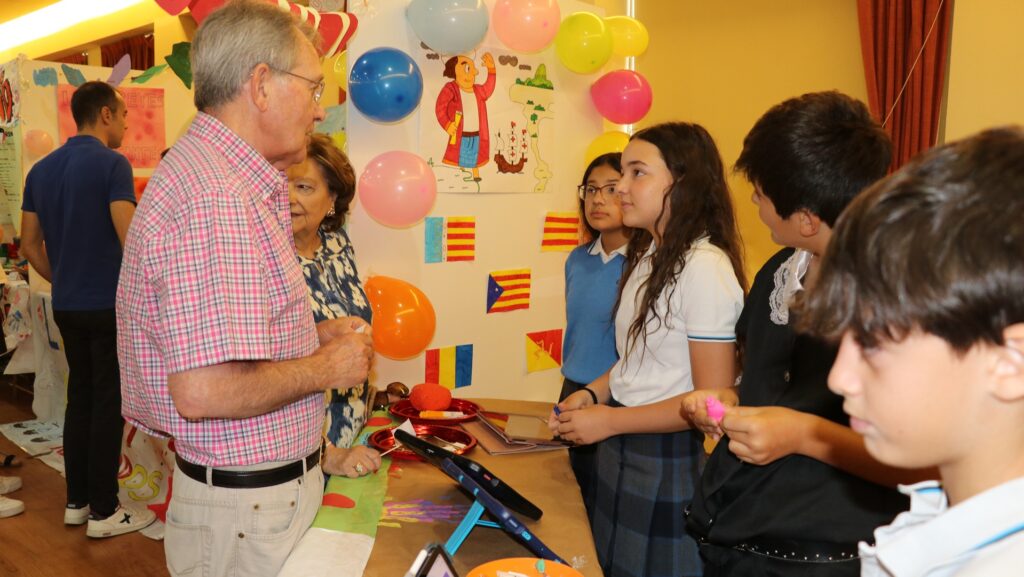 Exposición PEP a cargo de los alumnos de 6º E. Primaria de Casvi Villaviviciosa