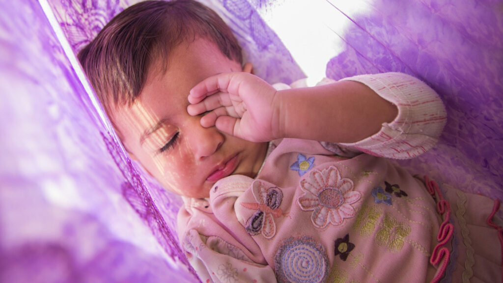 Niño durmiendo intentado adquirir rutinas del sueño