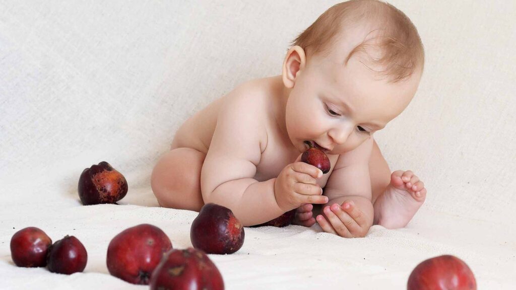 ¿Cómo mantener una alimentación equilibrada para los niños en verano?