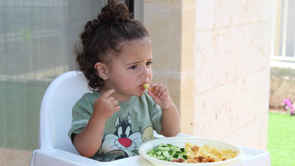 ¿Cómo mantener una alimentación equilibrada para los niños en verano?