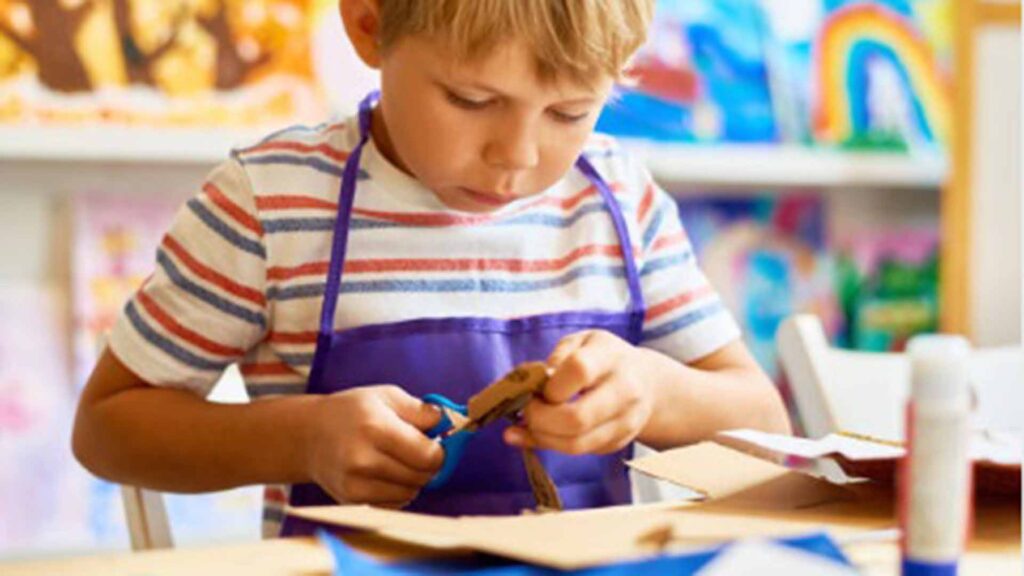 ¿Cuáles son las mejores manualidades veraniegas para niños?