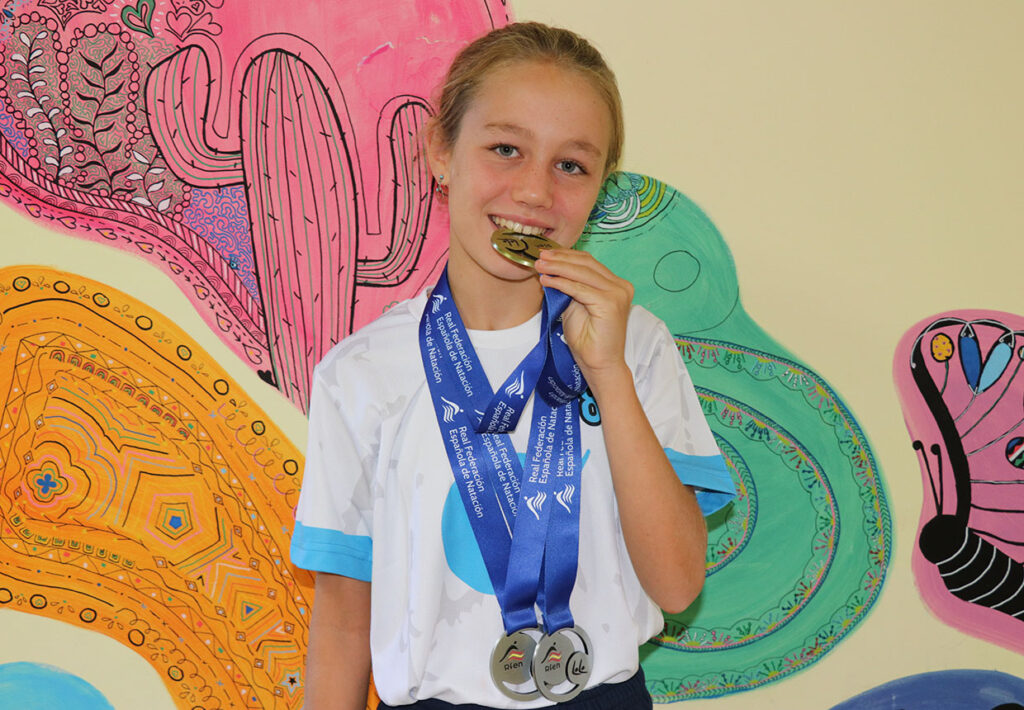 Alumna de Casvi Villaviciosa, campeona de España con su club Aquamad Sincro de natación artística.