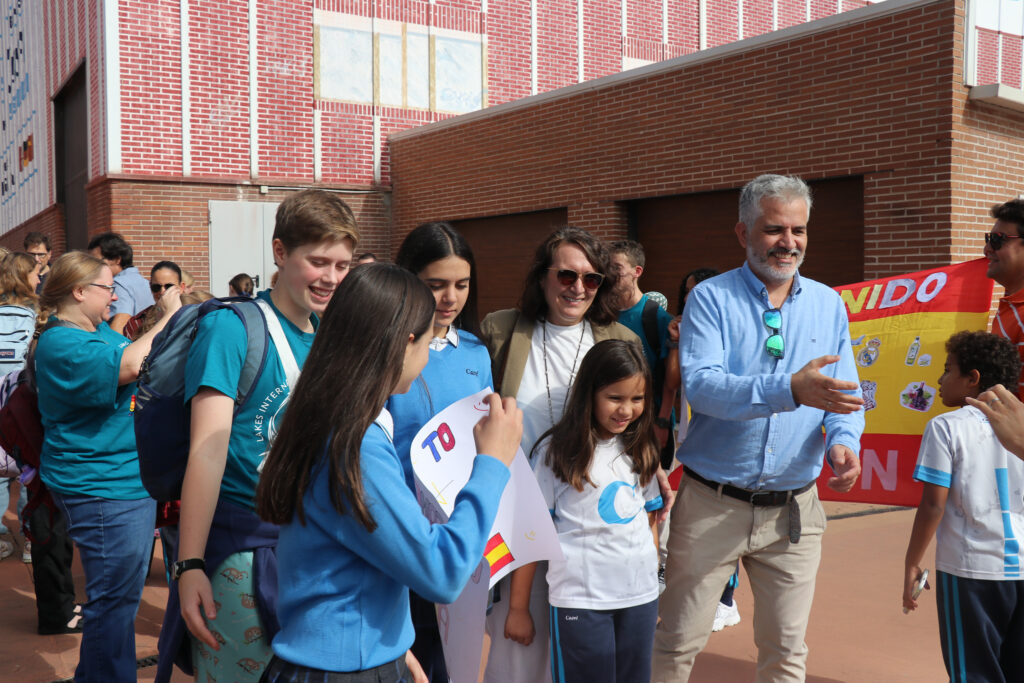 Familias recogiendo a los alumnos de Minnesota