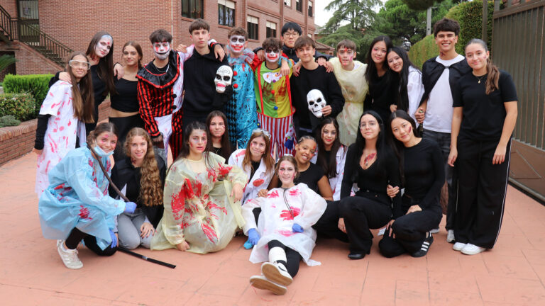 Pasaje del terror protagonizado por los alumnos del Programa Diploma de Casvi Villaviciosa con motivo de Halloween