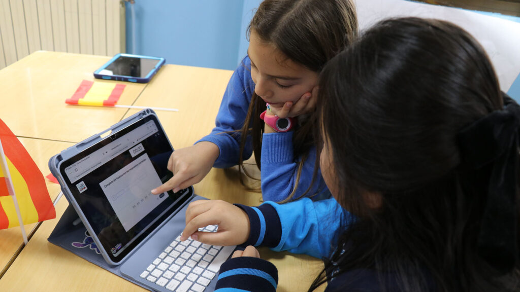 Escape Room digital en robótica para celebrar la Constitución en Casvi Villaviciosa