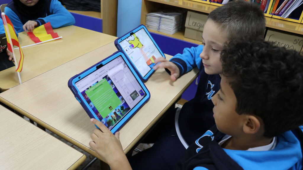 Escape Room digital en robótica para celebrar la Constitución en Casvi Villaviciosa