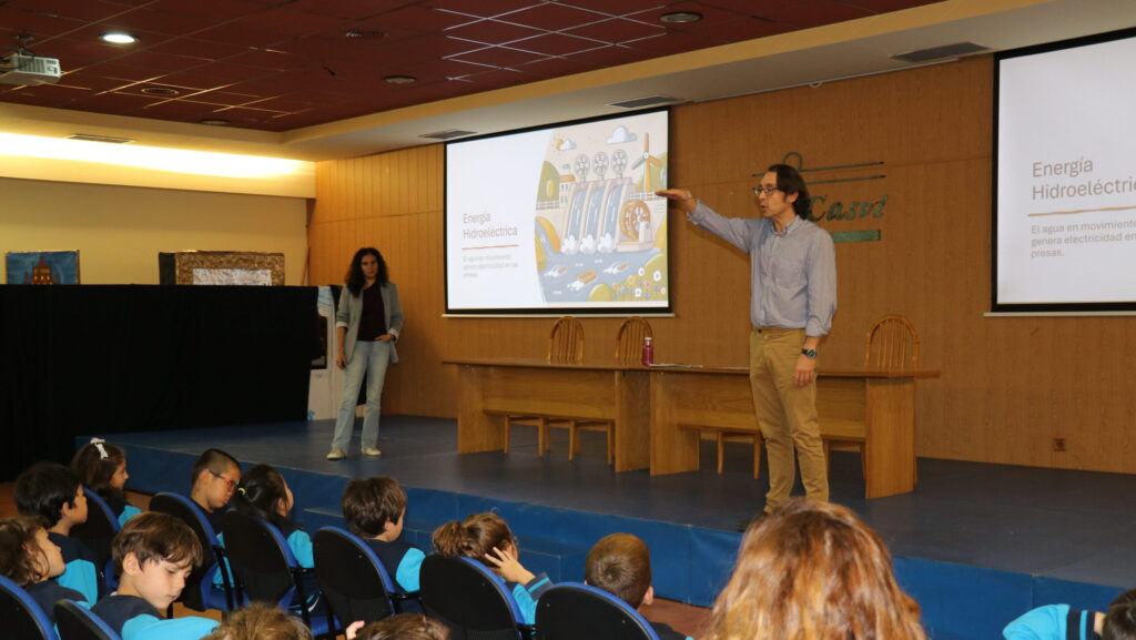 Charlas sobre profesiones en Casvi Villaviciosa para alumnos de Educación Infantil.