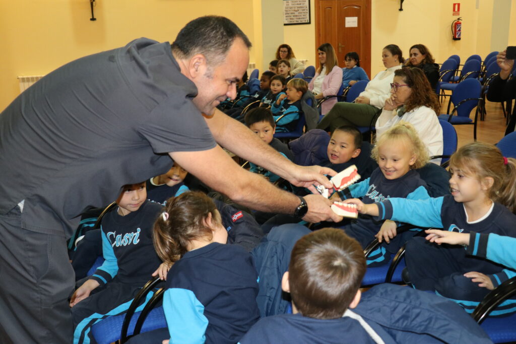 Charlas sobre profesiones en Casvi Villaviciosa para alumnos de Educación Infantil.