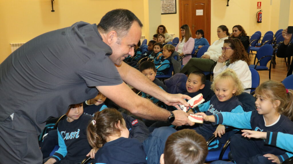 Charlas sobre profesiones en Casvi Villaviciosa para alumnos de Educación Infantil.