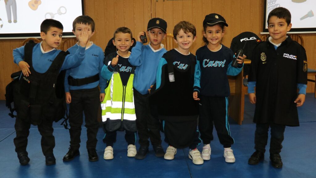 Charlas sobre profesiones en Casvi Villaviciosa para alumnos de Educación Infantil.