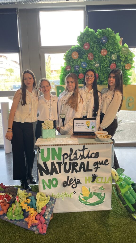 Alumnos de Casvi Villaviciosa en la fase final regional de la MBA League