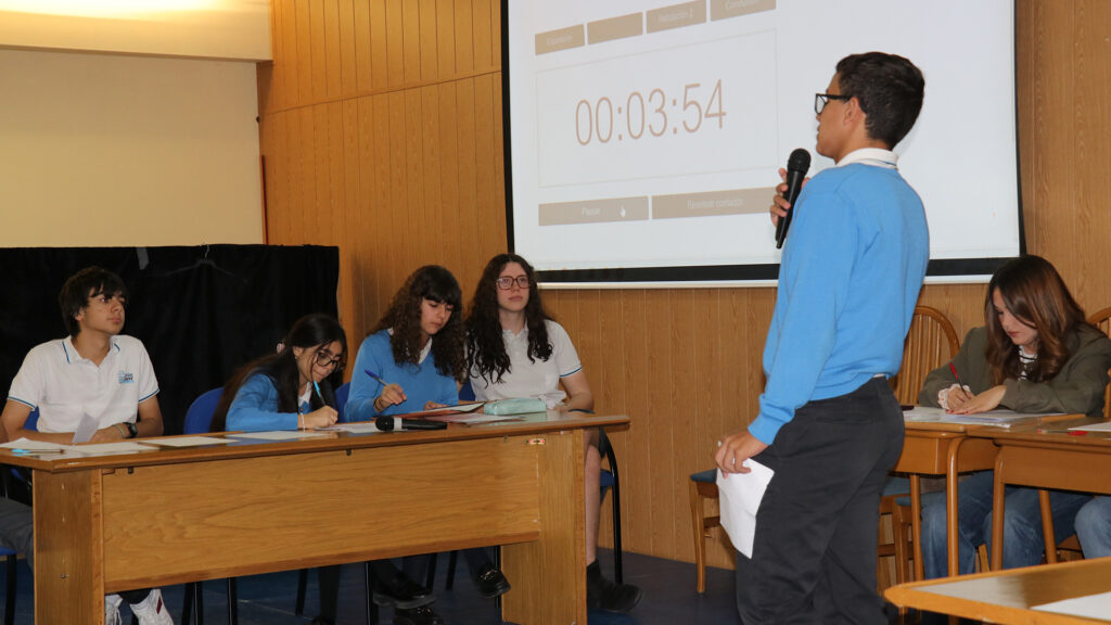 I Concurso de Debate en Casvi Villaviciosa para alumnos de 3º y 4º ESO.