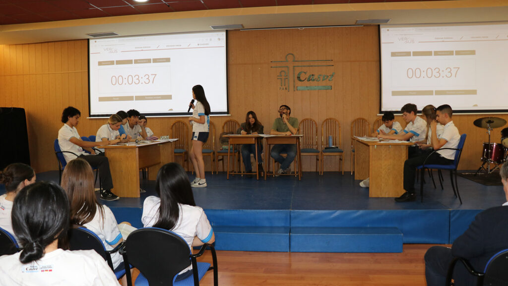 I Concurso de Debate en Casvi Villaviciosa para alumnos de 3º y 4º ESO.