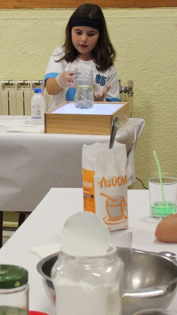 A day of experiments organised by the Casvi Villaviciosa Talent Centre