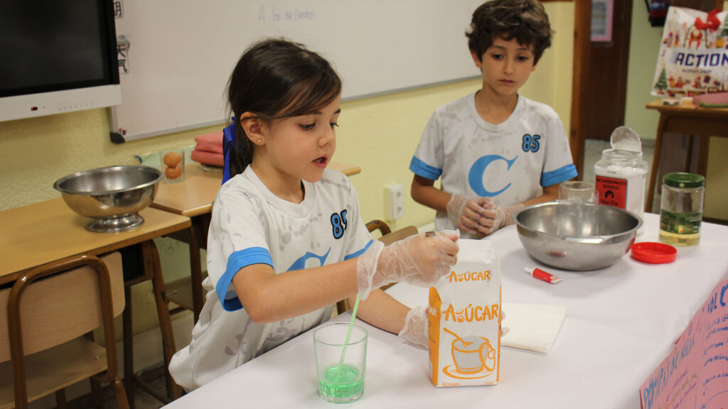 A day of experiments organised by the Casvi Villaviciosa Talent Centre