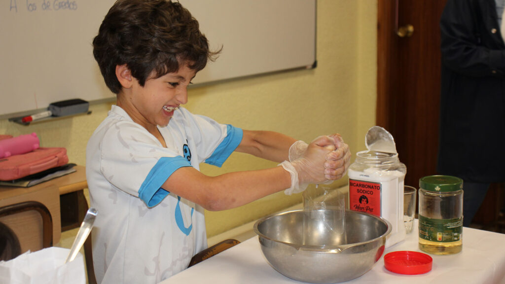 A day of experiments organised by the Casvi Villaviciosa Talent Centre