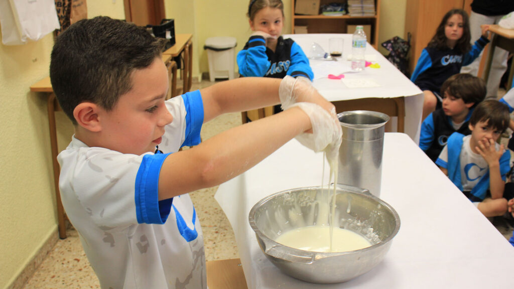 A day of experiments organised by the Casvi Villaviciosa Talent Centre