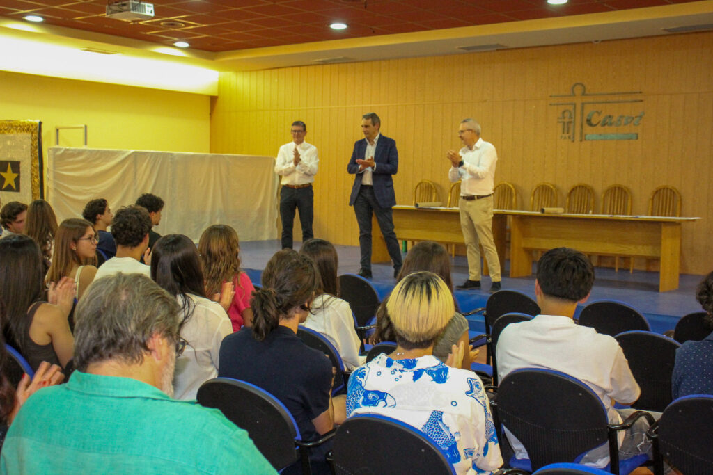 Acto de entrega de diplomas graduados del PD (IB) en Casvi Villaviciosa 2026